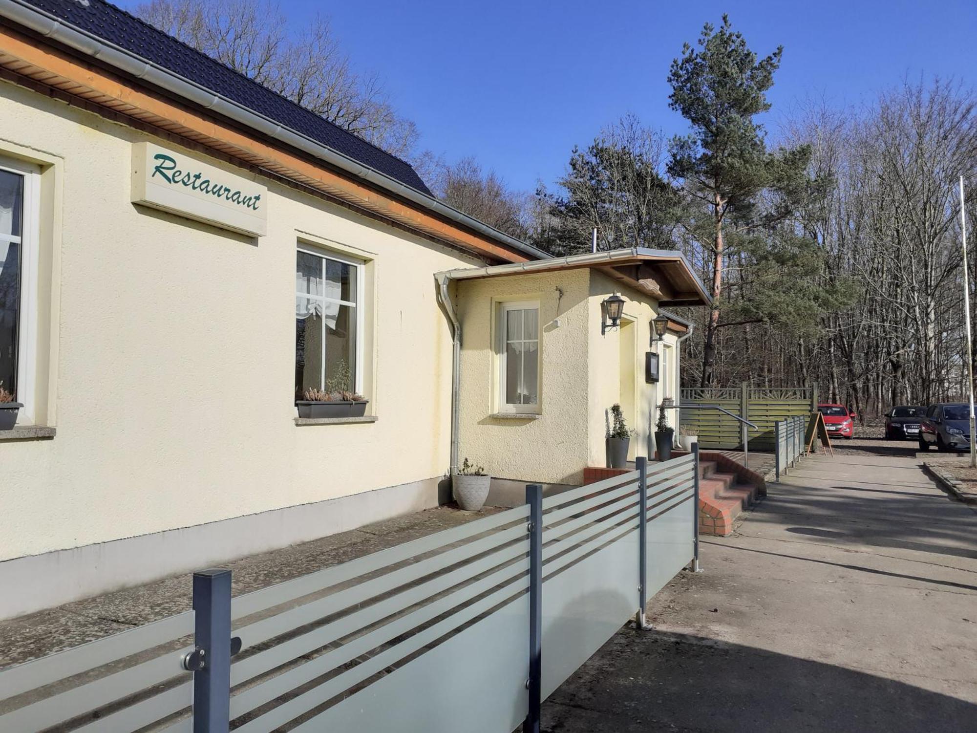 Waldperle Hotel Jarmen ภายนอก รูปภาพ