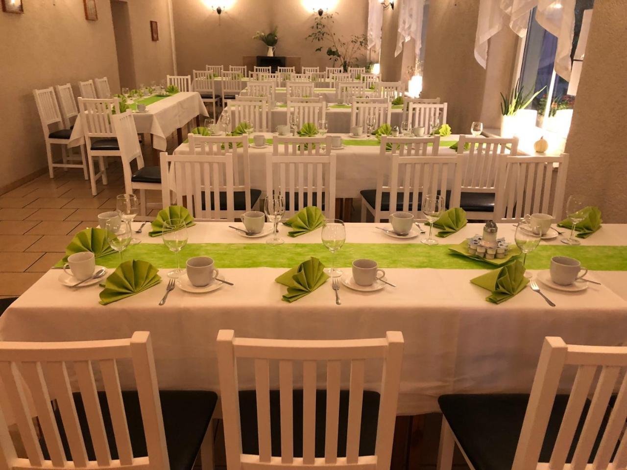 Waldperle Hotel Jarmen ภายนอก รูปภาพ